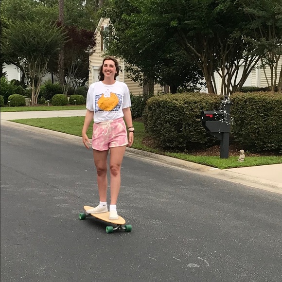 Meet your Posher, Elle - Picture 4 of 6